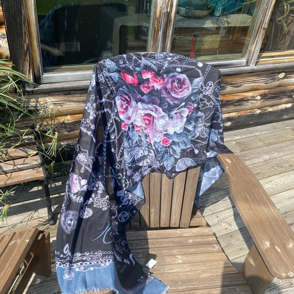 NWT HARD ROCK CAFE collector scarf - Picture 3 of 5